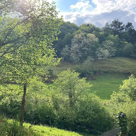 Gran Casa Restaurada Con Jardin Encantador Pueblo. Hébergement de vacances Corrales De Buelna