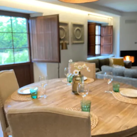 Gran Casa Restaurada Con Jardin Encantador Pueblo. Corrales De Buelna