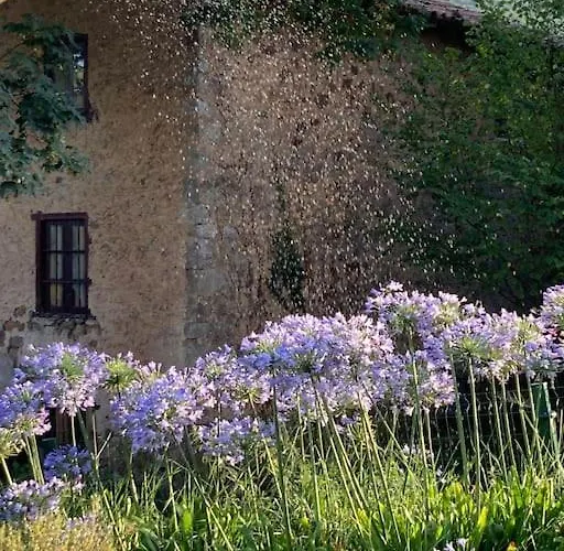 Gran Casa Restaurada Con Jardin Encantador Pueblo. Hébergement de vacances *