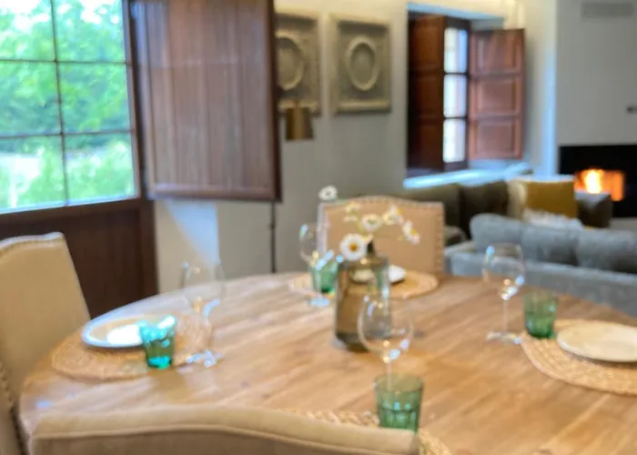 Gran Casa Restaurada Con Jardin Encantador Pueblo. Corrales De Buelna